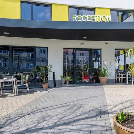 B&B Hotel Schweinfurt-City Bagian luar foto