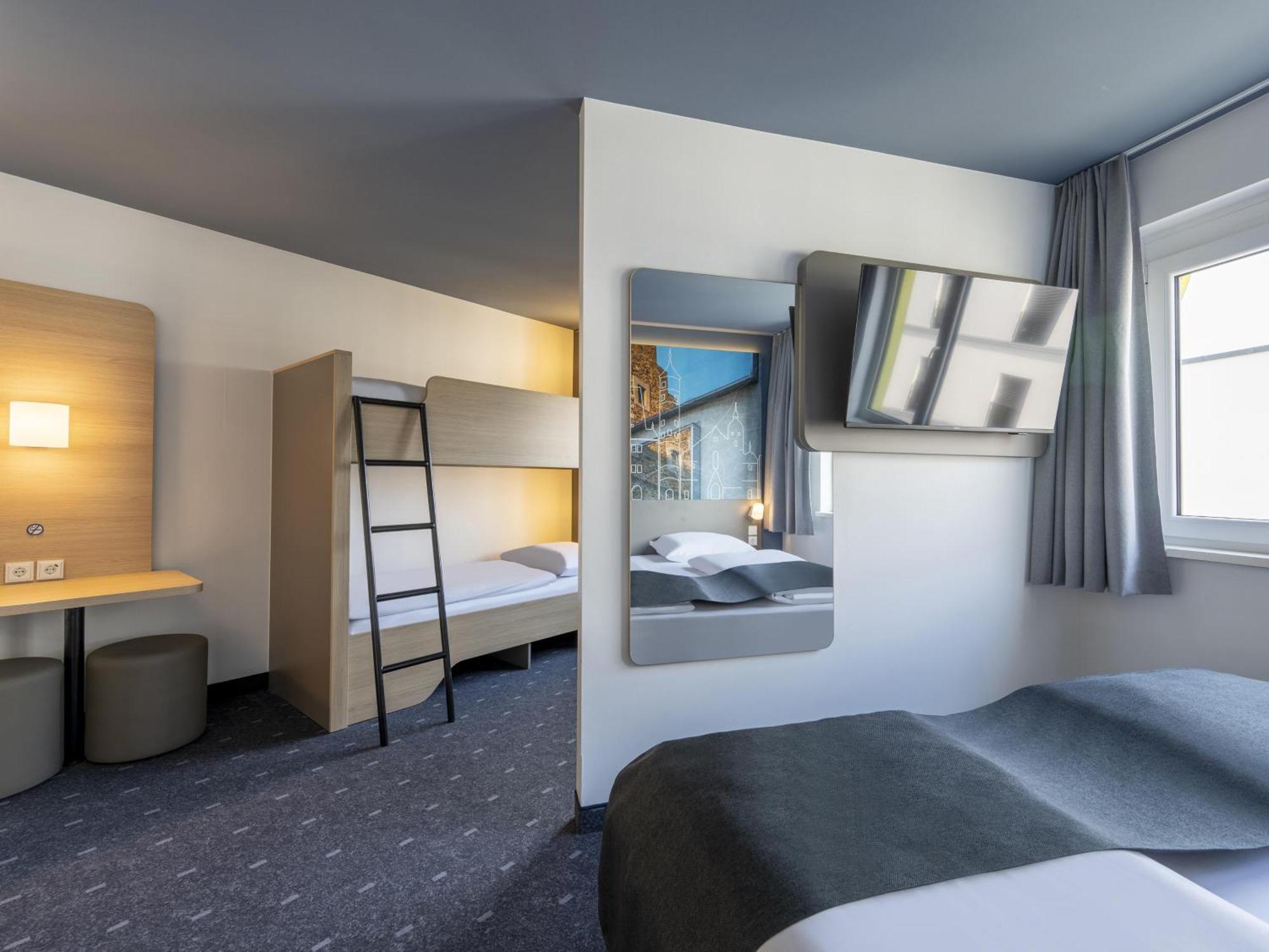 B&B Hotel Schweinfurt-City Bagian luar foto