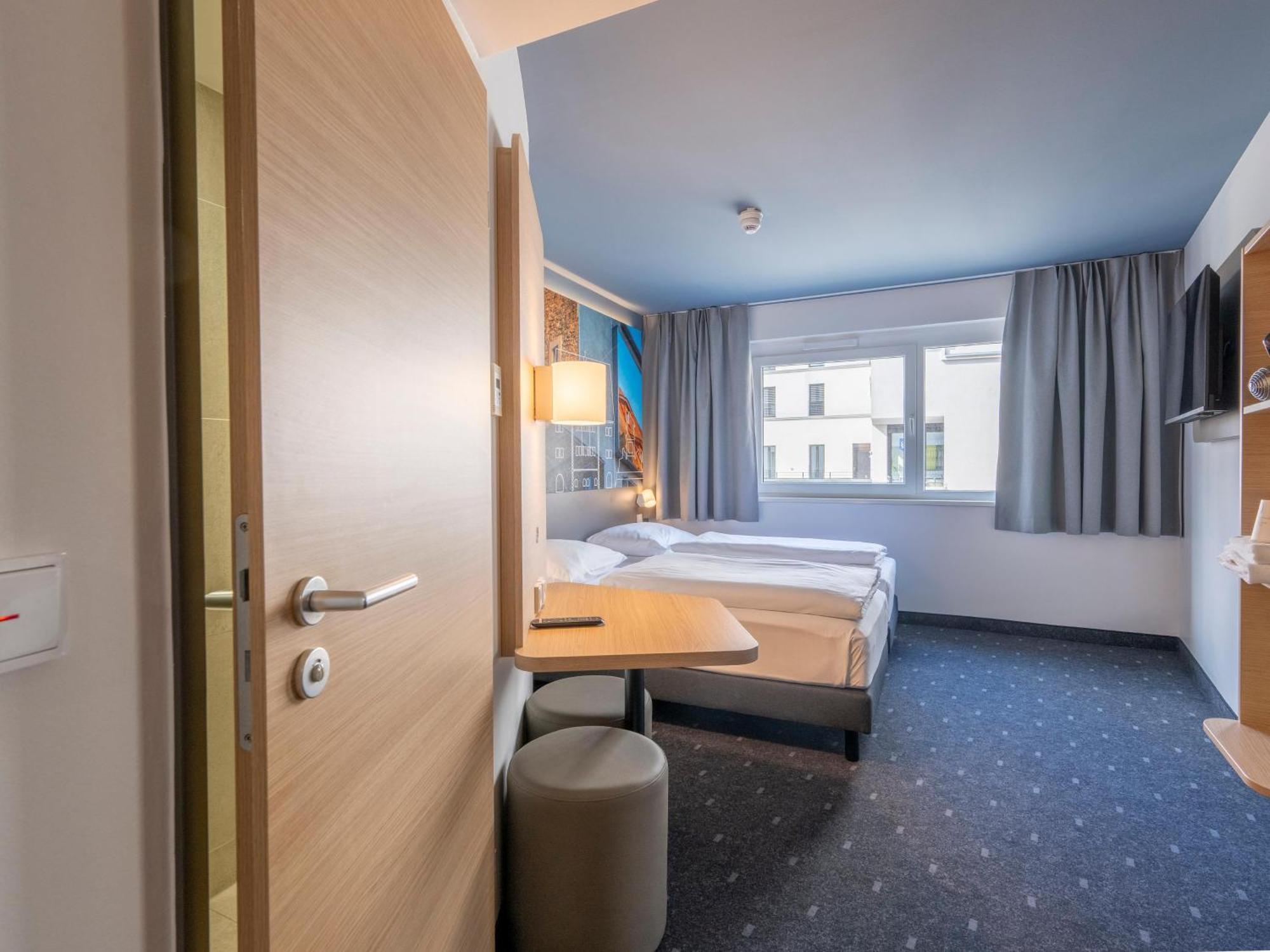 B&B Hotel Schweinfurt-City Bagian luar foto