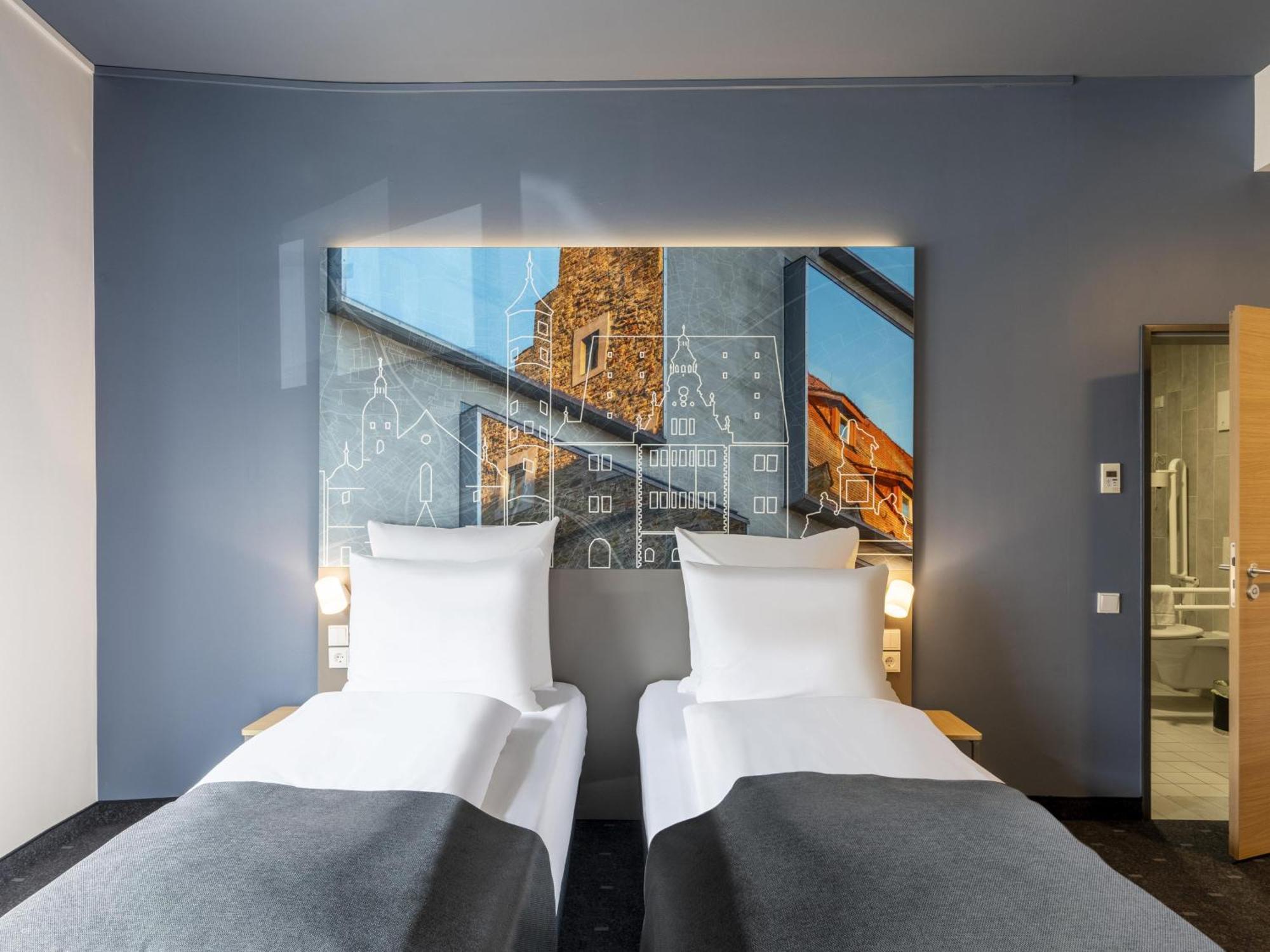 B&B Hotel Schweinfurt-City Bagian luar foto
