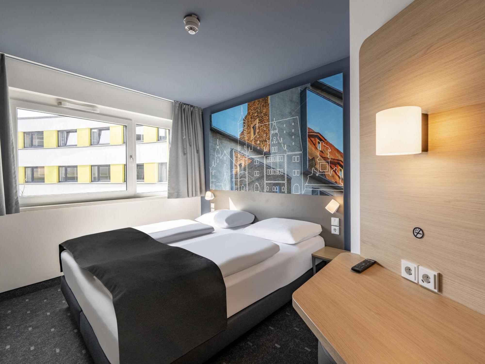 B&B Hotel Schweinfurt-City Bagian luar foto