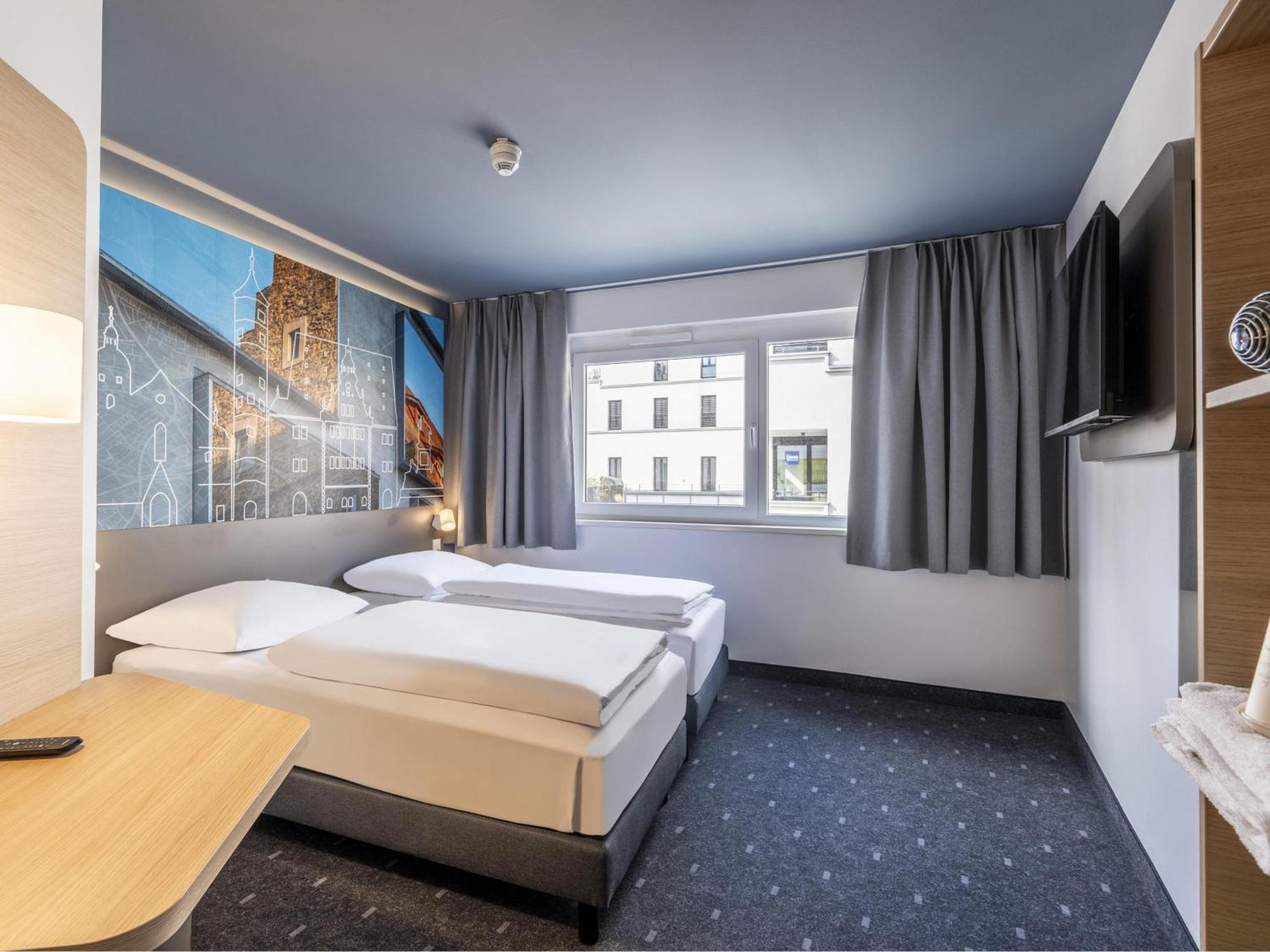 B&B Hotel Schweinfurt-City Bagian luar foto