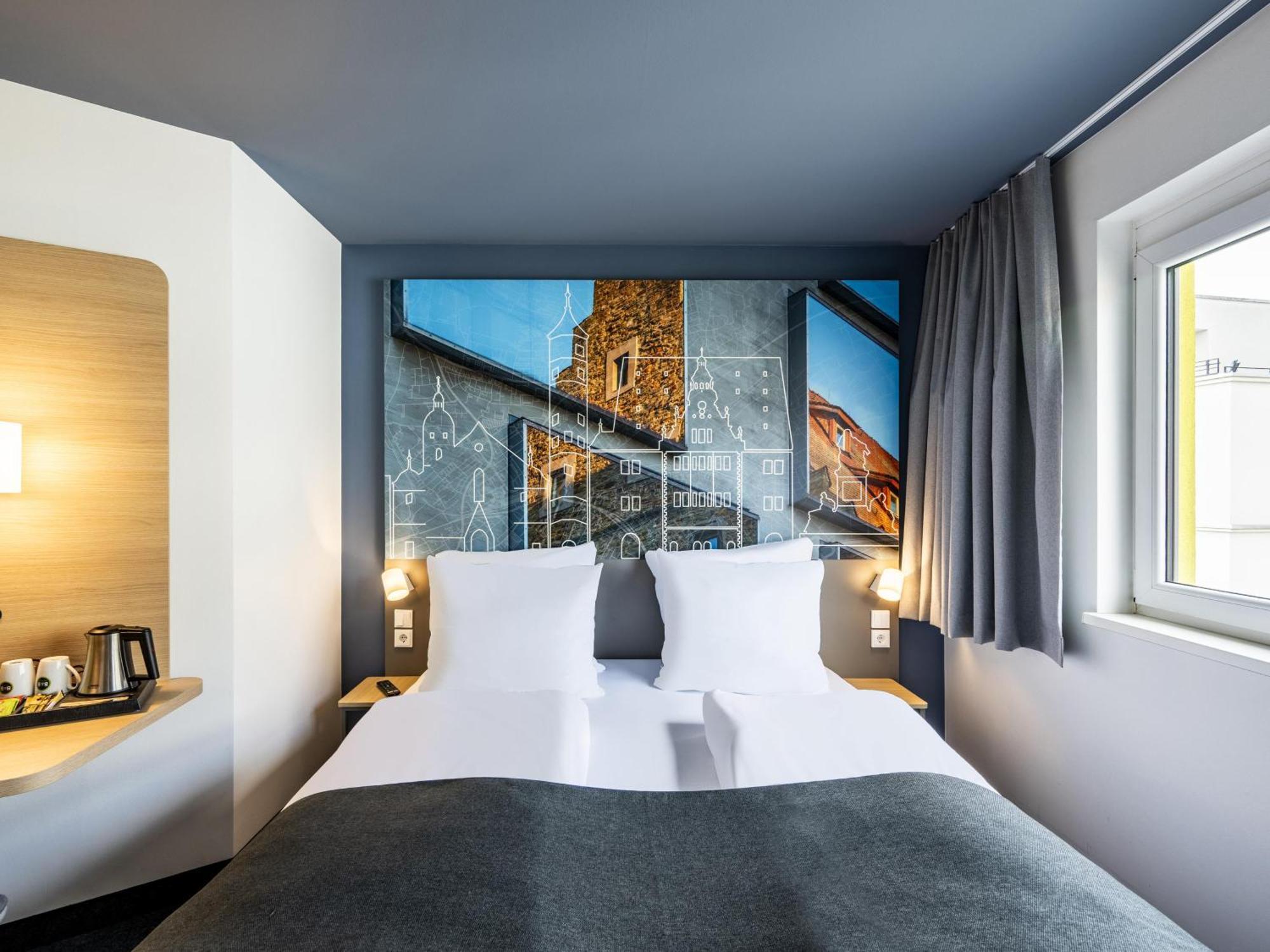 B&B Hotel Schweinfurt-City Bagian luar foto
