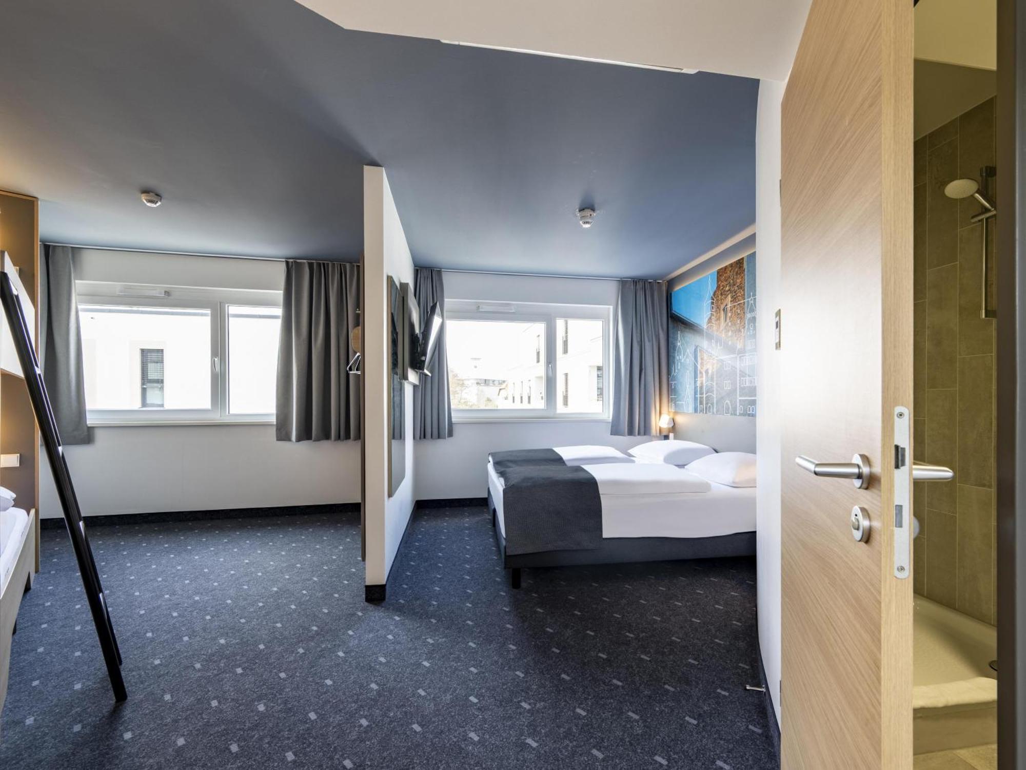 B&B Hotel Schweinfurt-City Bagian luar foto